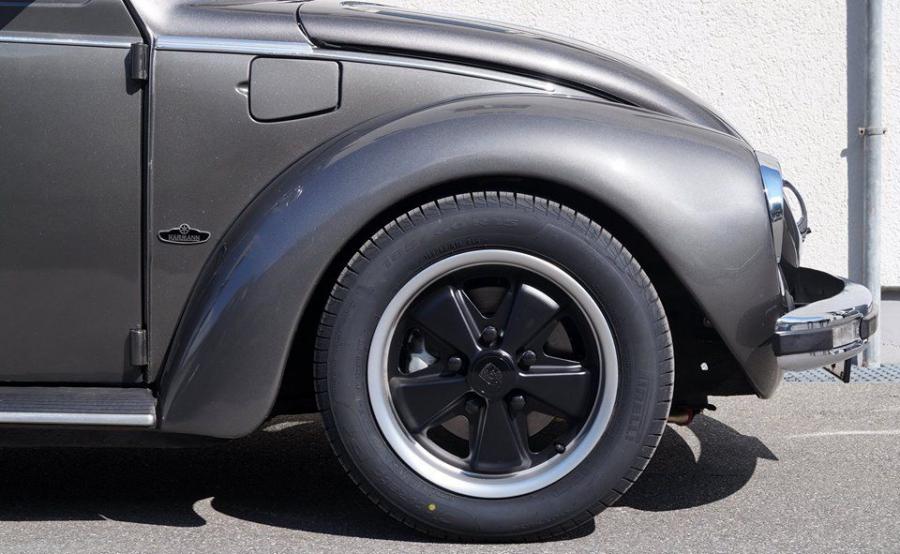  Volkswagen Beetle Convertible Restomod by Cartech 2016 года  (фото 8 из 12)